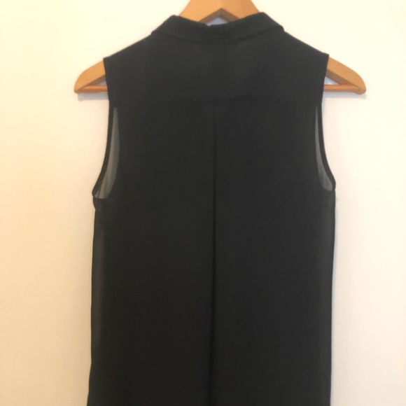Sleeveless sheer button down - Picture 3 of 6